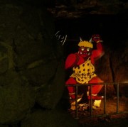 洞窟内の鬼