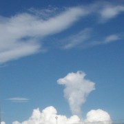 地上に降り立つとこんな雲