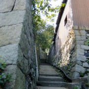 　竜王宮への石垣と階段