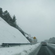 雪の高速路